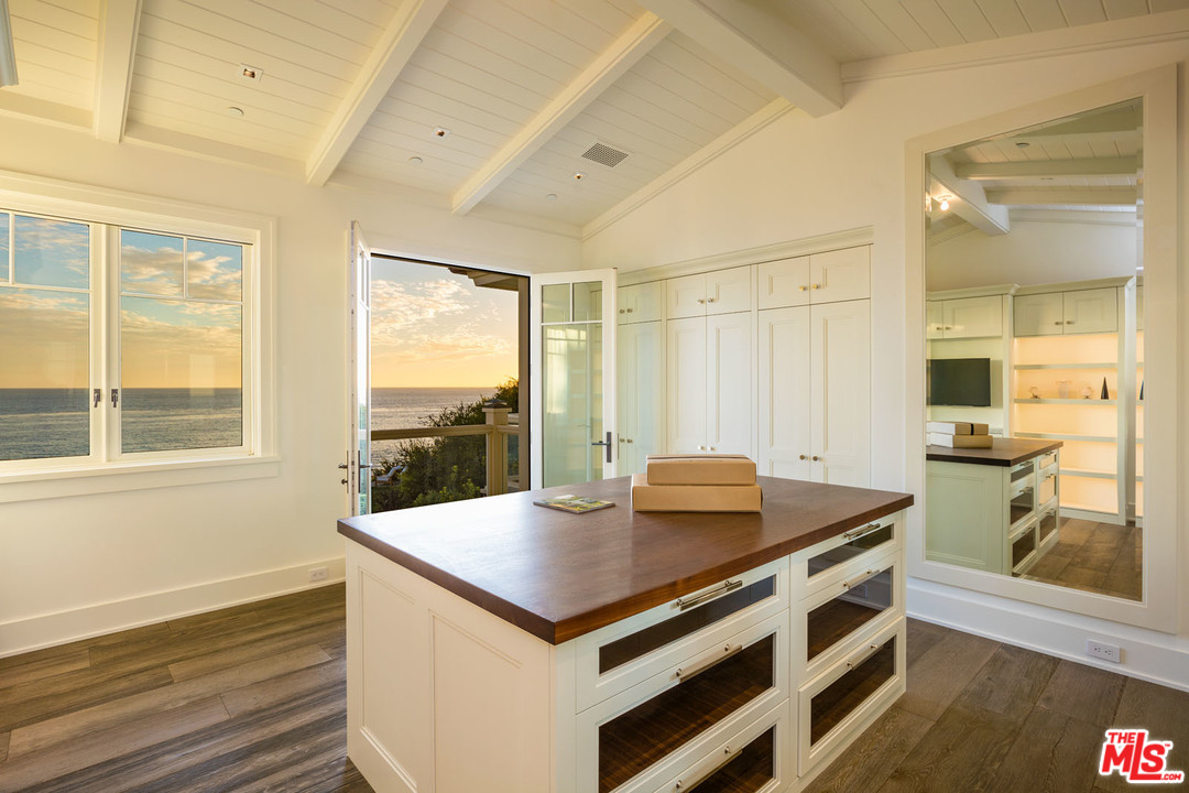 33740 Pacific Coast Highway Malibu, CA 90265 - Photo 17 of 31