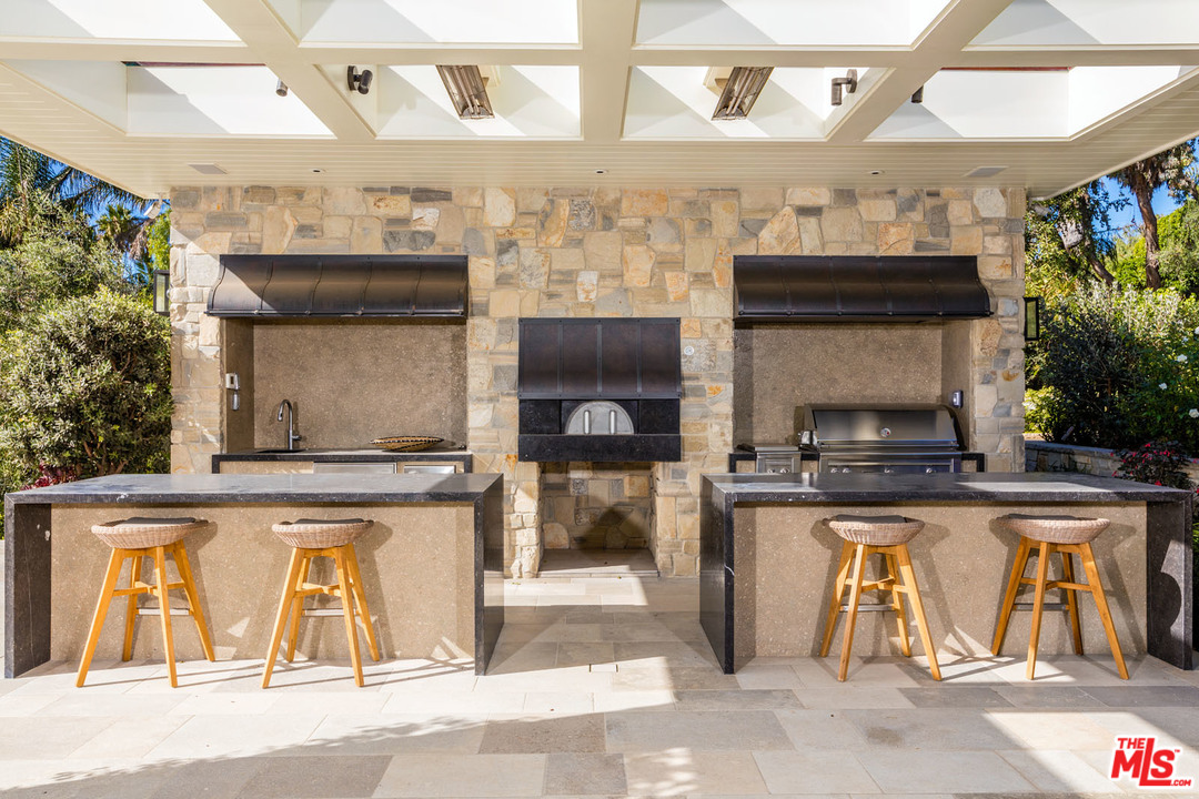 33740 Pacific Coast Highway Malibu, CA 90265 - Photo 20 of 31