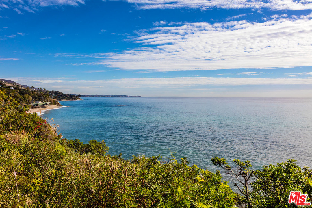 33740 Pacific Coast Highway Malibu, CA 90265 - Photo 9 of 31