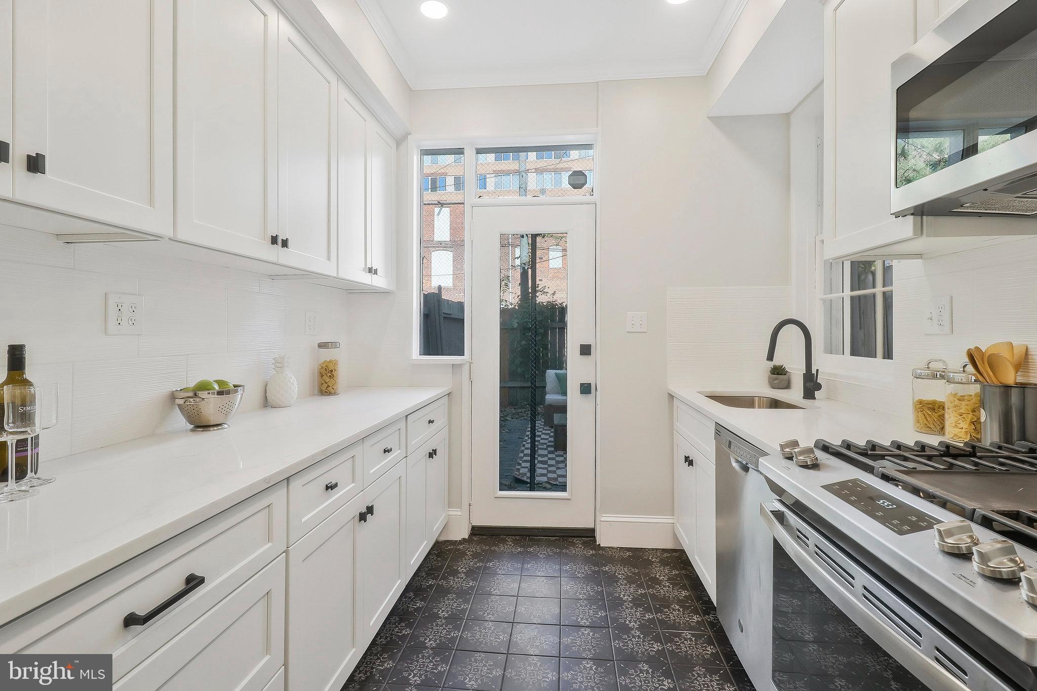 2423 I Street Northwest Washington, DC 20037 - Photo 18 of 40