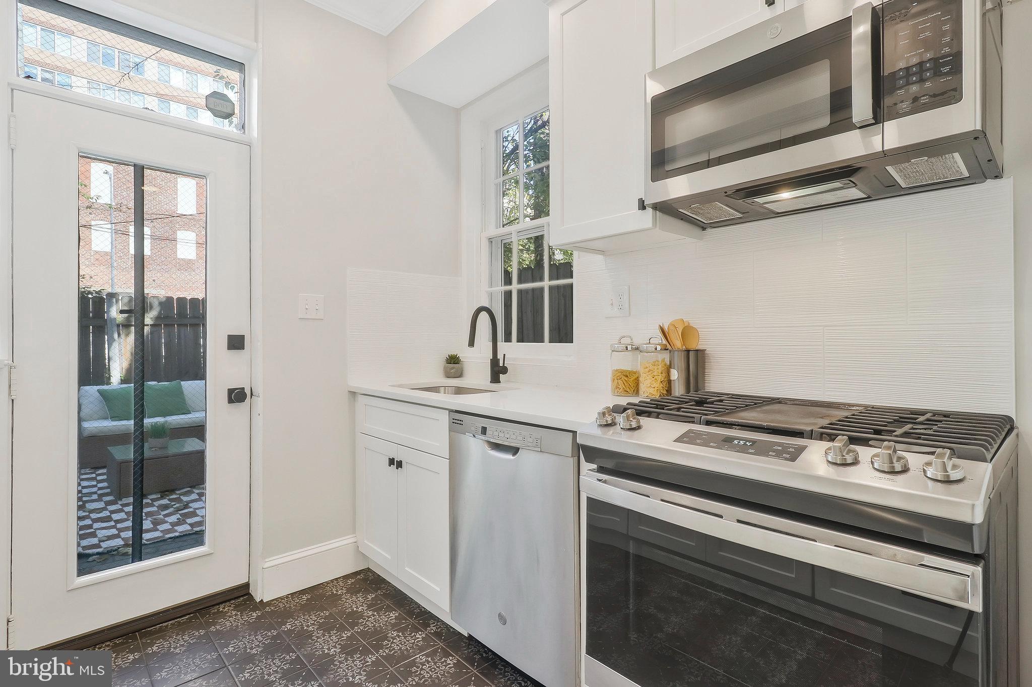 2423 I Street Northwest Washington, DC 20037 - Photo 20 of 40