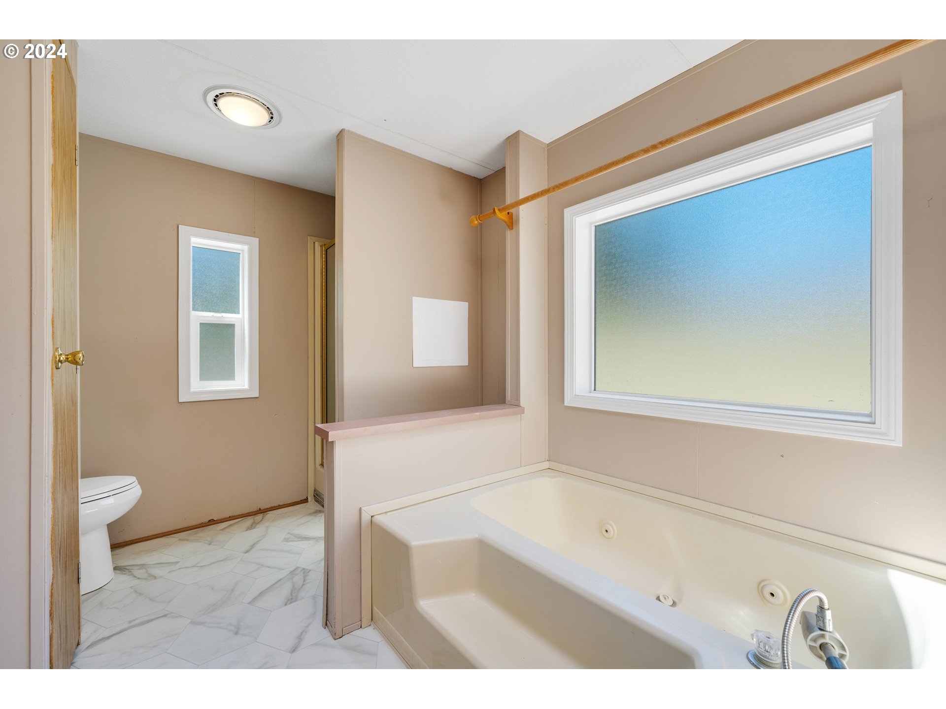 8327 Pike Road Tillamook, OR 97141 - Photo 17 of 37 Bathroom, Attached