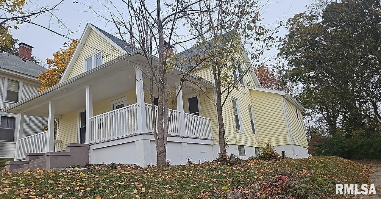 1122 Maple Street Mount Vernon, IL 62864 - Photo 3 of 21 Gallery Image 3