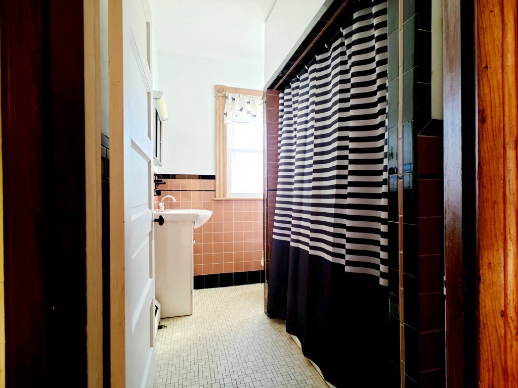 10 Fuller Place Mansfield, MA 02048 - Photo 6 of 28