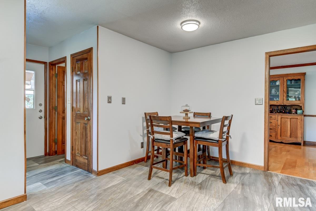 2925 Mill Point Court Springfield, IL 62704 - Photo 13 of 37 Gallery Image 13
