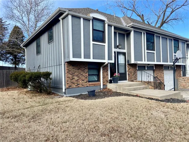 $269,900 | 10186 Haskins Street, Lenexa, KS 66215