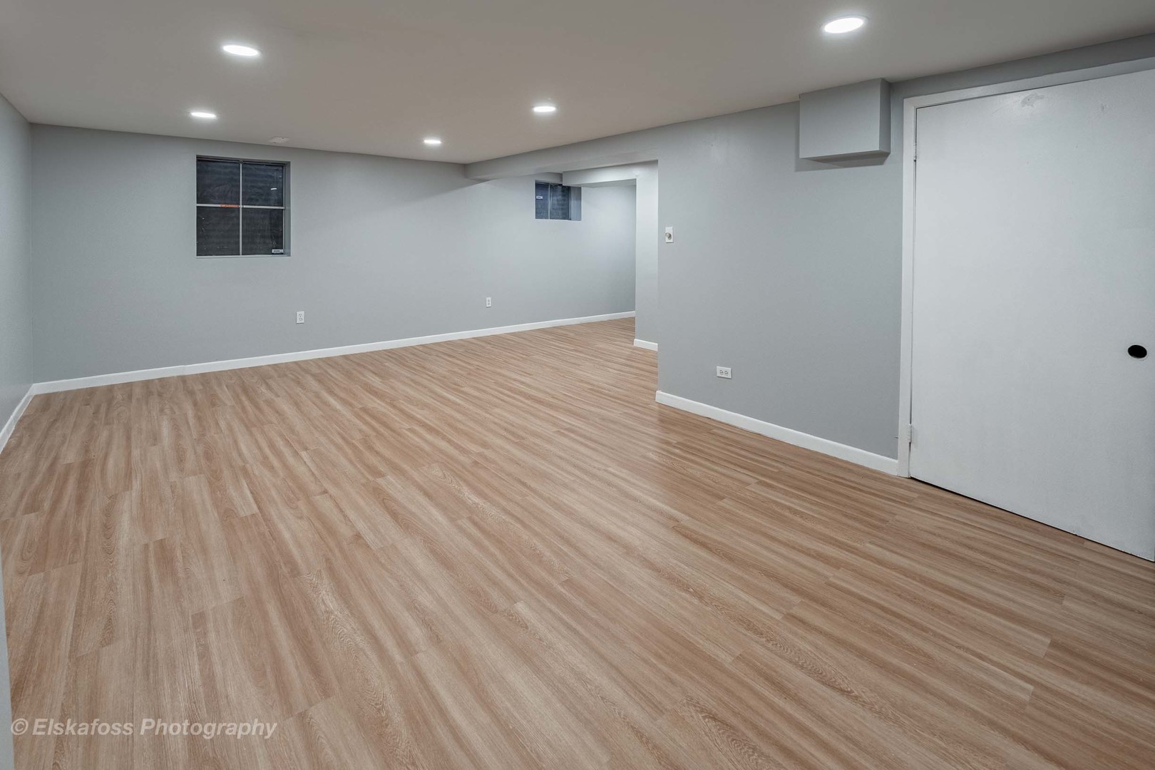 6329 Beaver Dam Road Matteson, IL 60443 - Photo 13 of 21 an empty room with wooden floor and windows