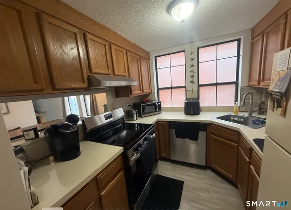 $94,999 | 16 Essex Street, Unit 5D, Hartford, CT 06114