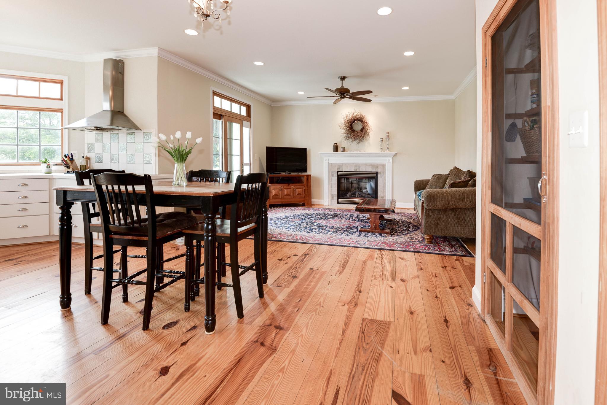 36906 North Fork Road Purcellville, VA 20132 - Photo 14 of 57 Kitchen Dining Area