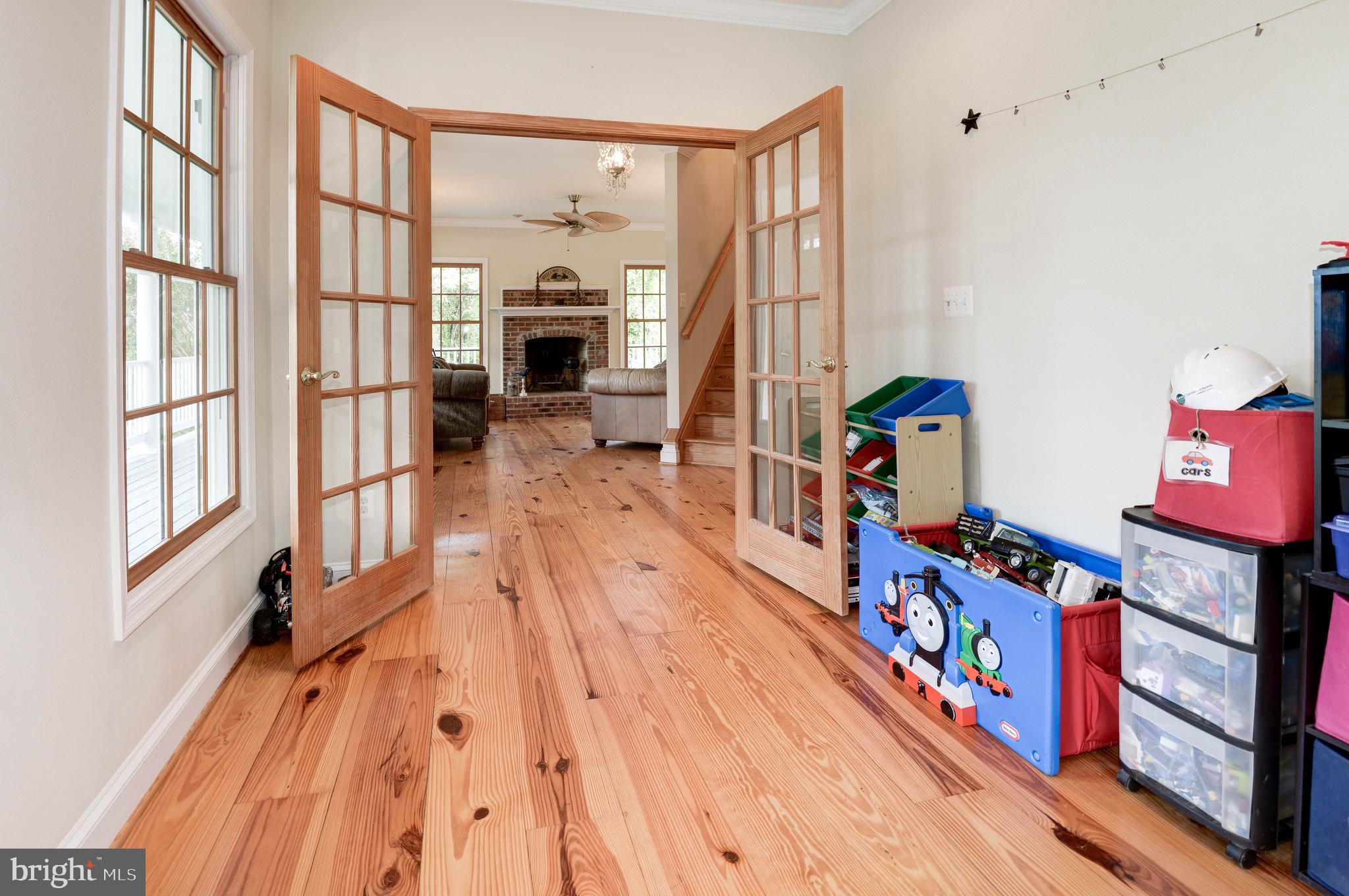 36906 North Fork Road Purcellville, VA 20132 - Photo 20 of 57 Main Level Office or Play Room