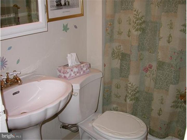 93 Idlewild Road Levittown, PA 19057 - Photo 16 of 22 Bathroom