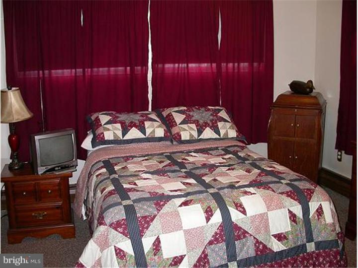 93 Idlewild Road Levittown, PA 19057 - Photo 17 of 22 Bedroom - Main