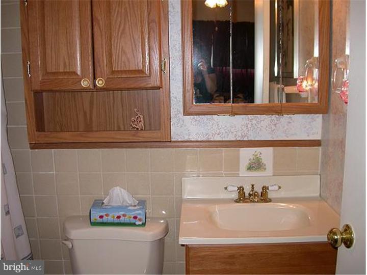 93 Idlewild Road Levittown, PA 19057 - Photo 19 of 22 Bathroom