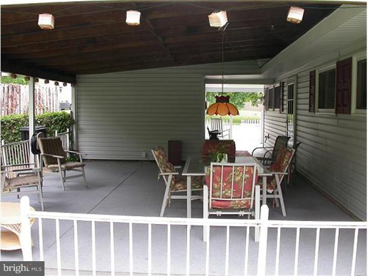 93 Idlewild Road Levittown, PA 19057 - Photo 7 of 22 Patio