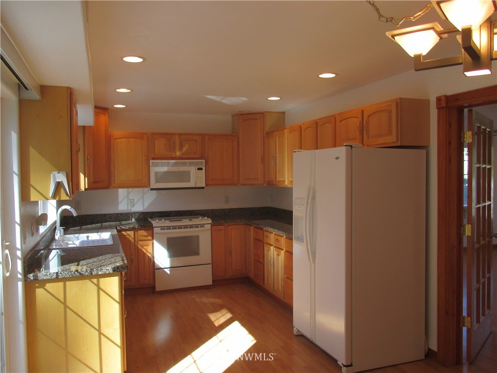6245 Shamrock Road Maple Falls, WA 98266 - Photo 8 of 18 Gallery Image 8