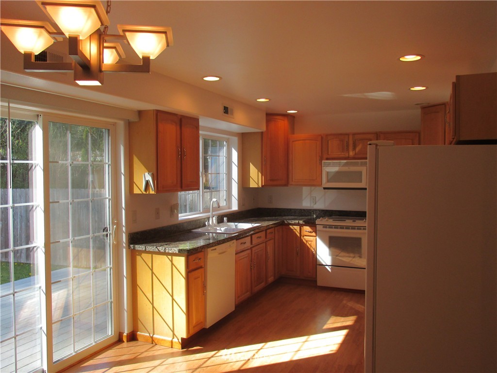 6245 Shamrock Road Maple Falls, WA 98266 - Photo 9 of 18 Gallery Image 9