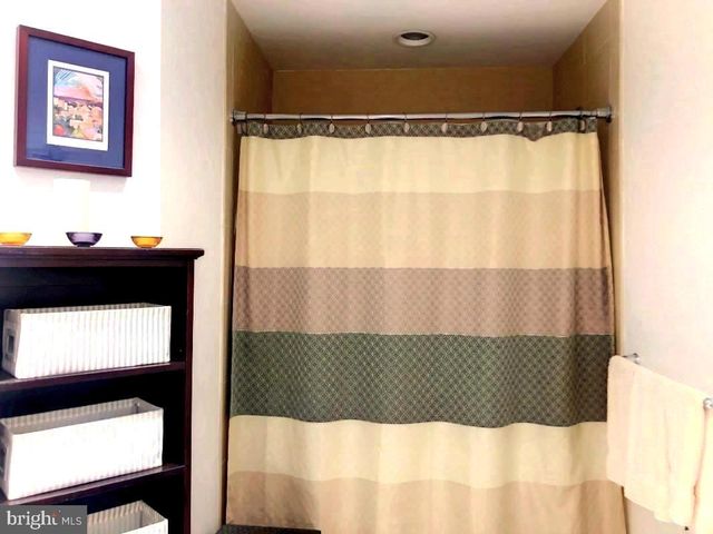 $280,000 | 1600 Arch Street, Unit 1211, Philadelphia, PA 19103