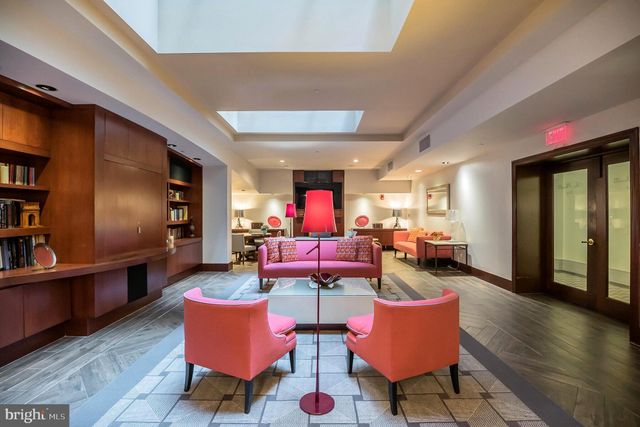 $280,000 | 1600 Arch Street, Unit 1211, Philadelphia, PA 19103