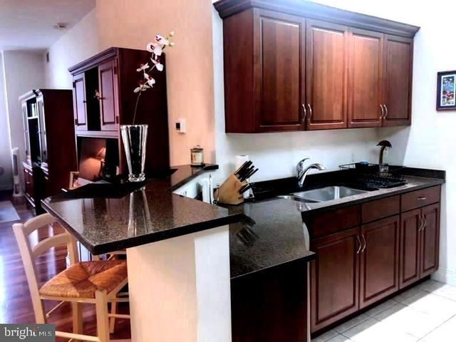 $280,000 | 1600 Arch Street, Unit 1211, Philadelphia, PA 19103