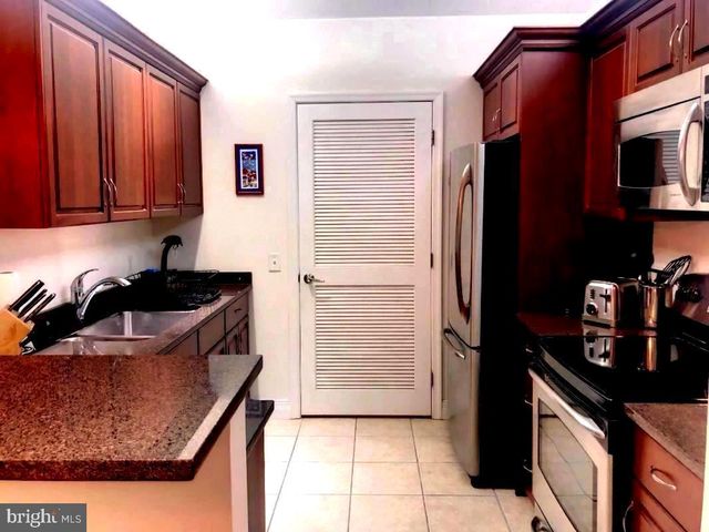 $280,000 | 1600 Arch Street, Unit 1211, Philadelphia, PA 19103