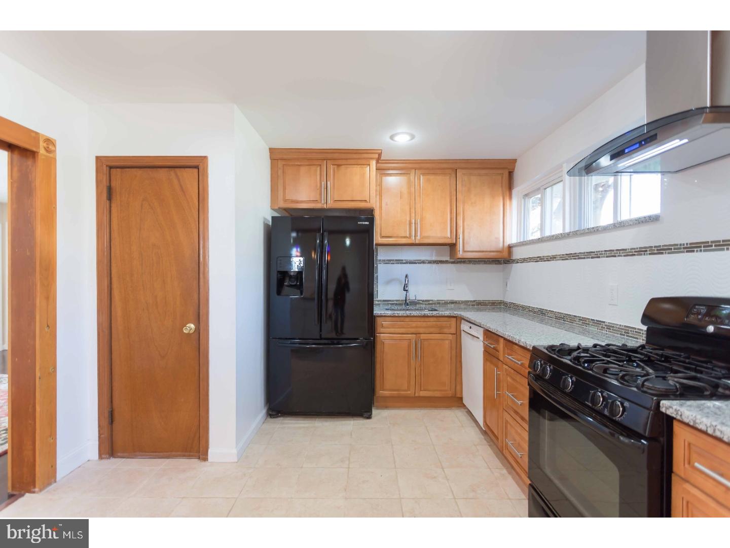 613 South Devon Avenue Wayne, PA 19087 - Photo 10 of 24