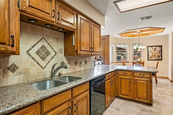 $549,900 | 517 Highland Park Drive, Hurst, TX 76054