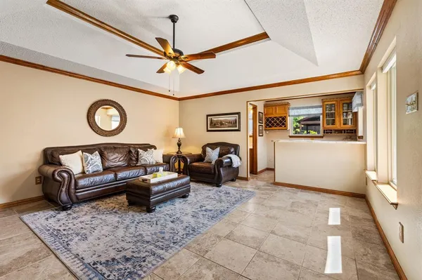 $549,900 | 517 Highland Park Drive, Hurst, TX 76054