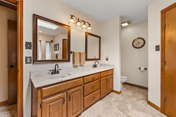 $549,900 | 517 Highland Park Drive, Hurst, TX 76054