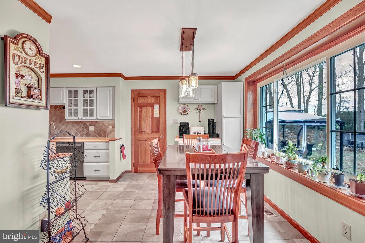 1 Washington Way Tabernacle, NJ 08088 - Photo 9 of 37 a dining room with furniture and window