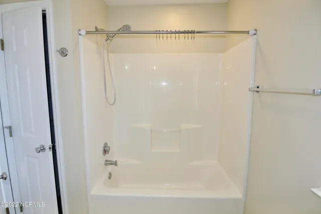 $1,600 | 107 Sellhorn Boulevard, New Bern, NC 28562