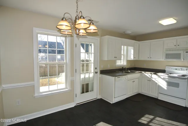 $1,600 | 107 Sellhorn Boulevard, New Bern, NC 28562