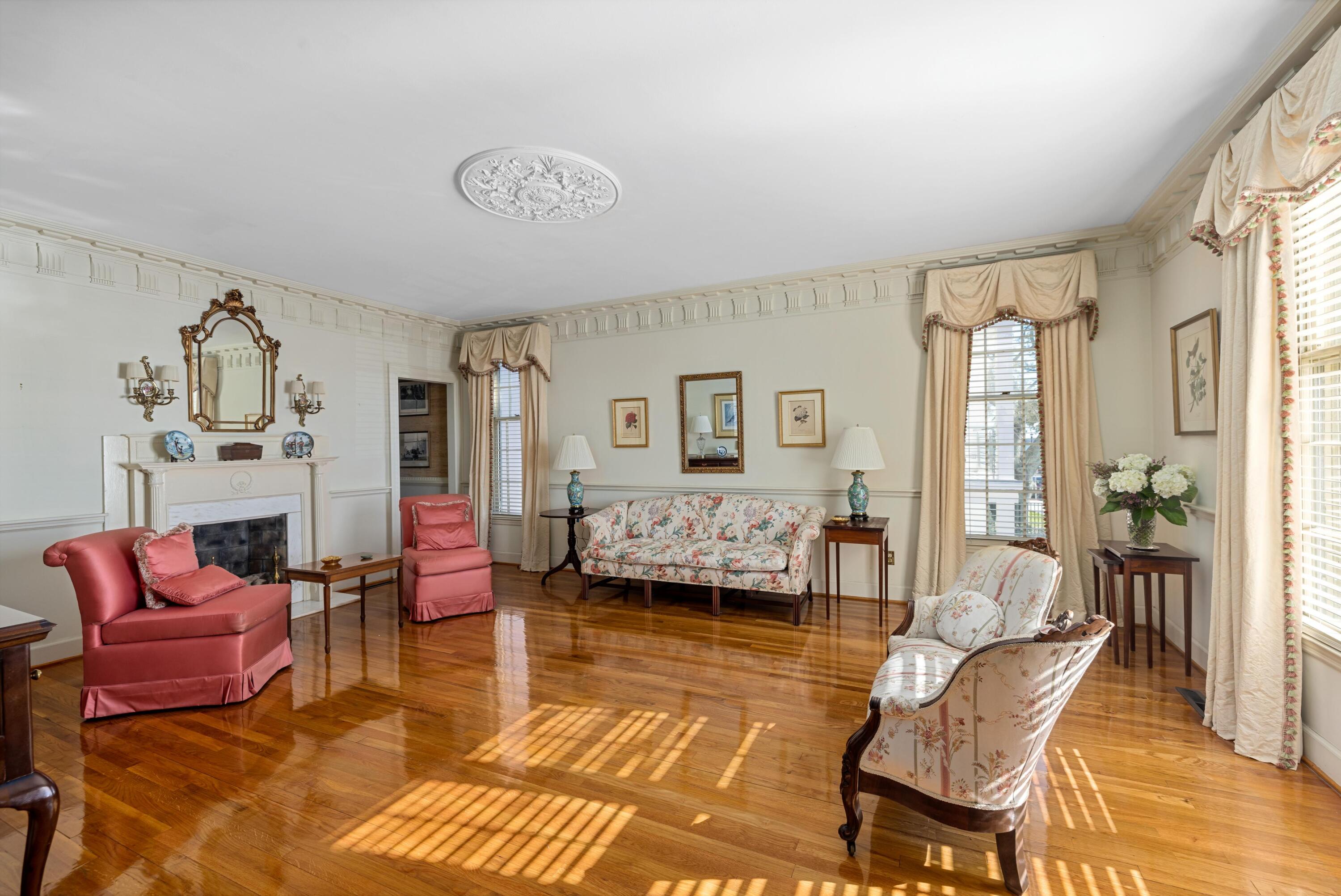 102 Murray Boulevard Charleston, SC 29401 - Photo 12 of 50 12