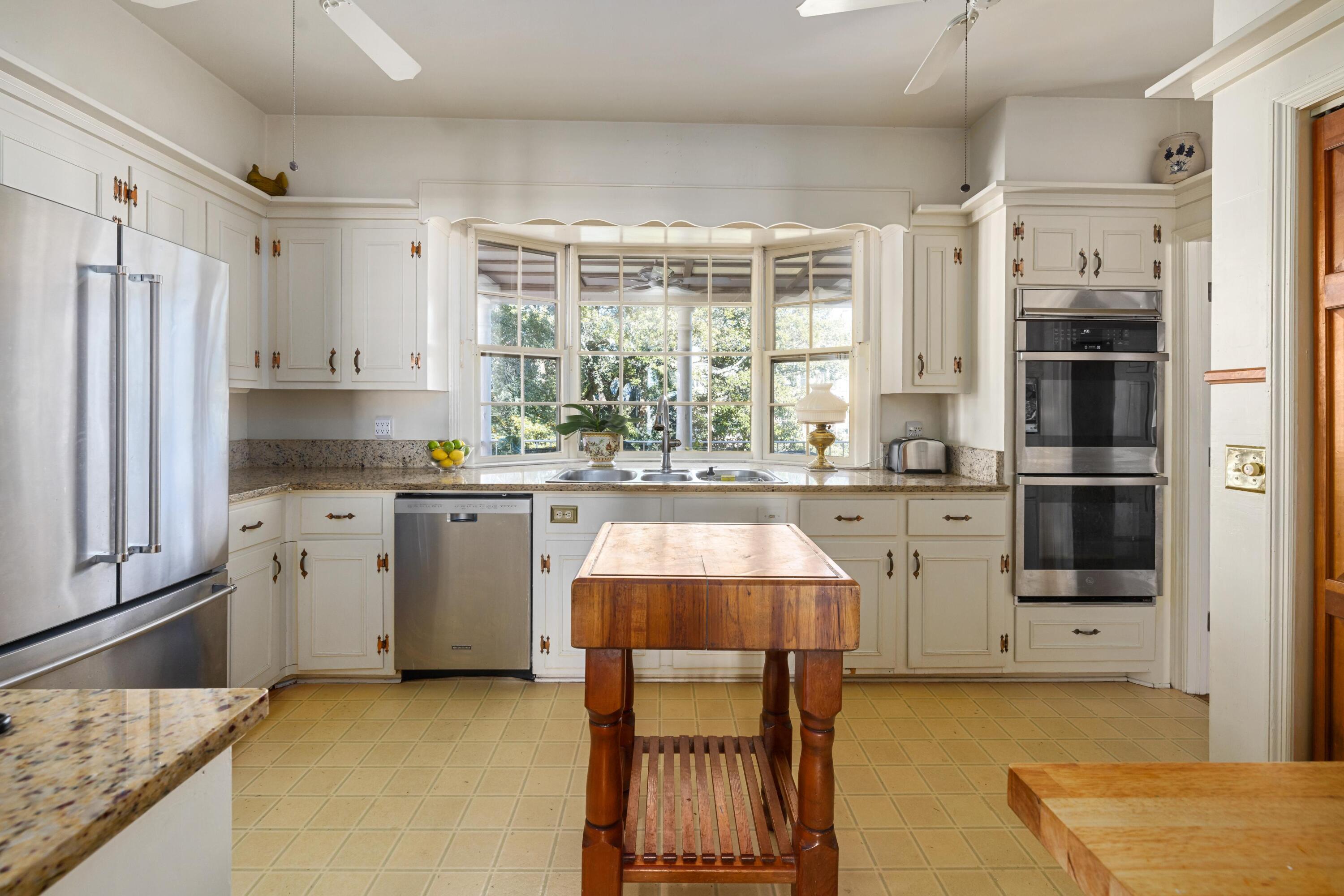 102 Murray Boulevard Charleston, SC 29401 - Photo 15 of 50 15