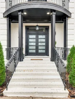 a picture of a black and white photo