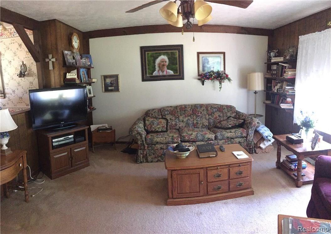 16455 Bird Road Linden, MI 48451 - Photo 4 of 13 IMG_4074.JPG