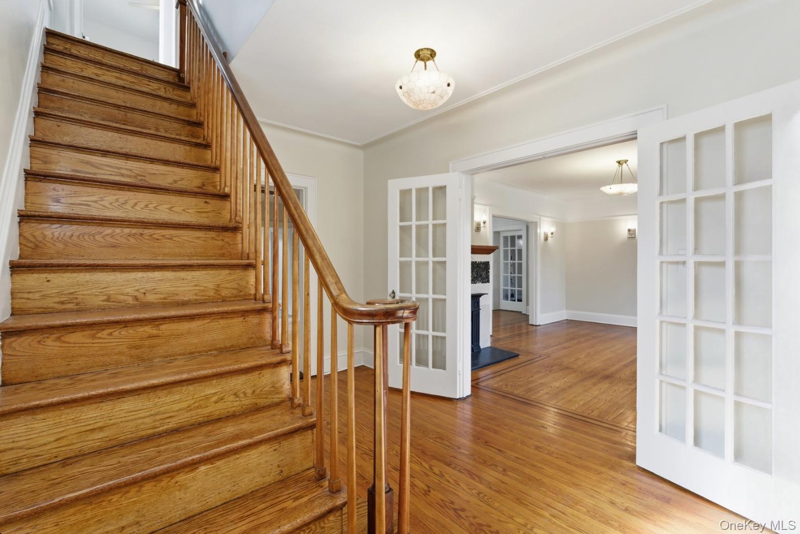 79 Red Ground Road Roslyn Heights, NY 11577 - Photo 11 of 28