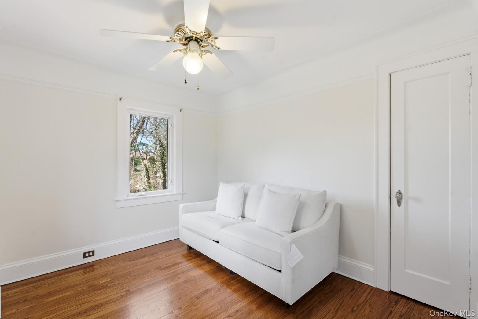 79 Red Ground Road Roslyn Heights, NY 11577 - Photo 13 of 28