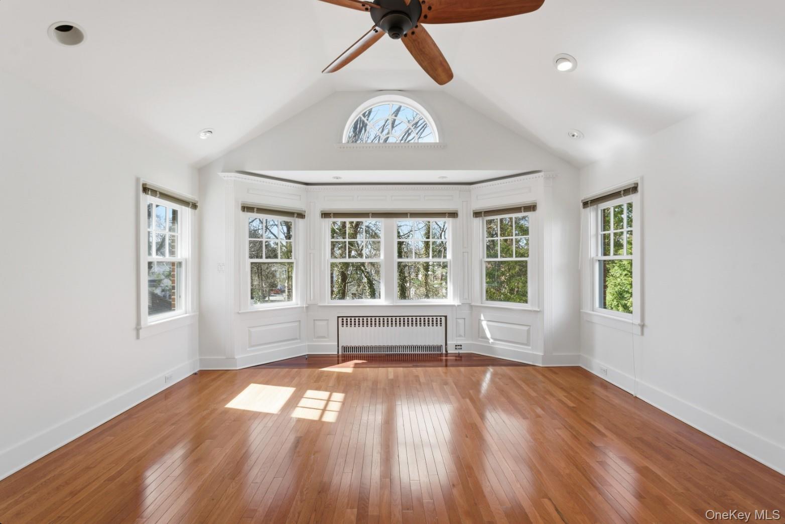 79 Red Ground Road Roslyn Heights, NY 11577 - Photo 14 of 28