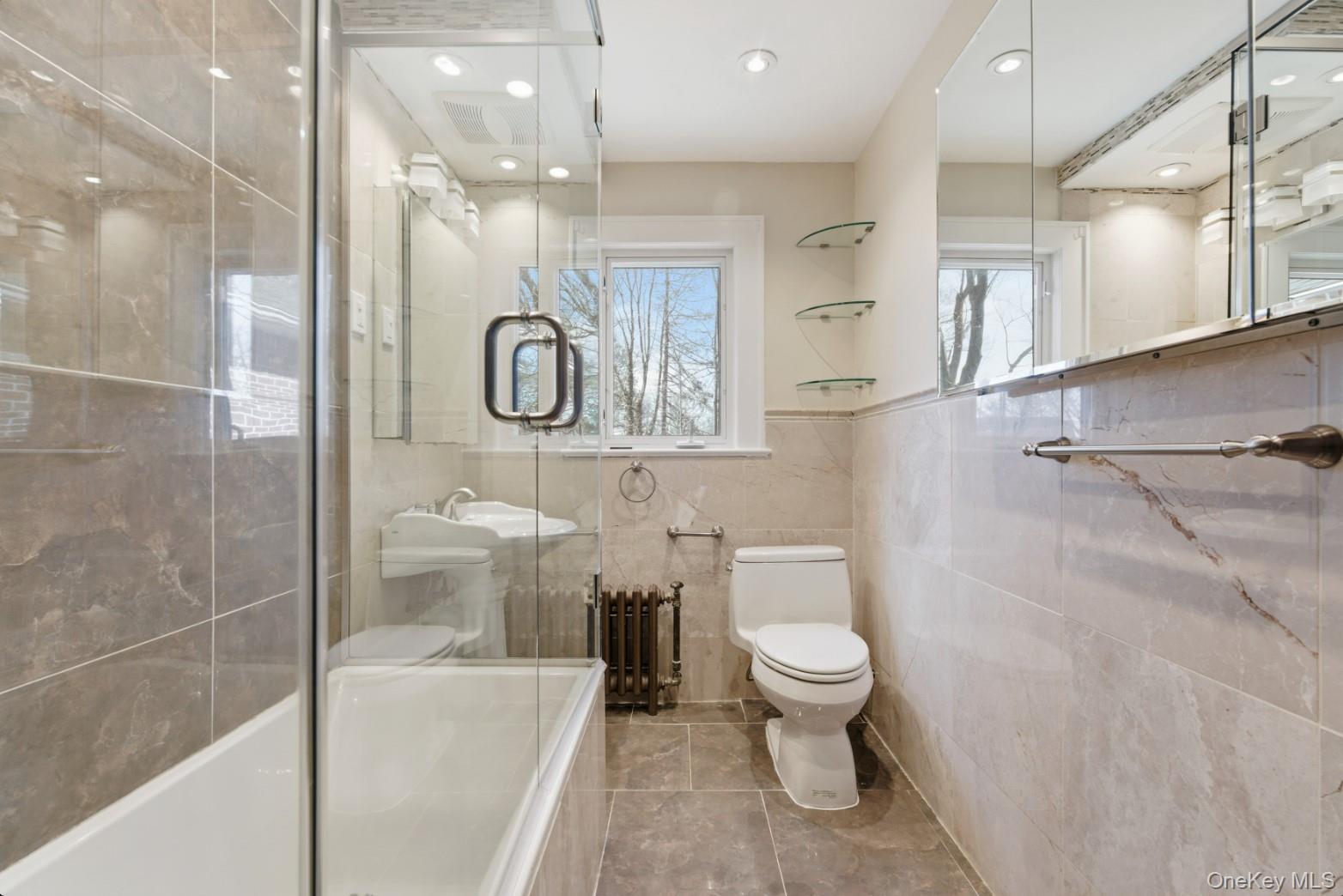 79 Red Ground Road Roslyn Heights, NY 11577 - Photo 17 of 28