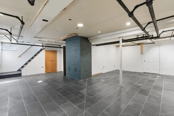 $8,000 | 79 Red Ground Road, Roslyn Heights, NY 11577