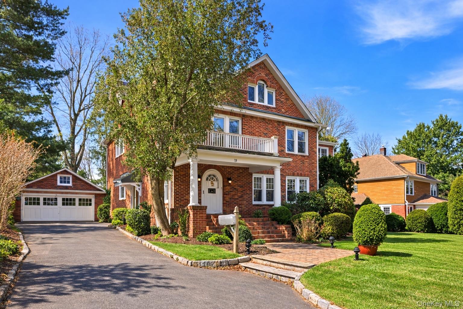 79 Red Ground Road Roslyn Heights, NY 11577 - Photo 4 of 28