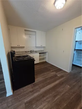 $1,050 | 12137 County Road 1232, Sinton, TX 78387