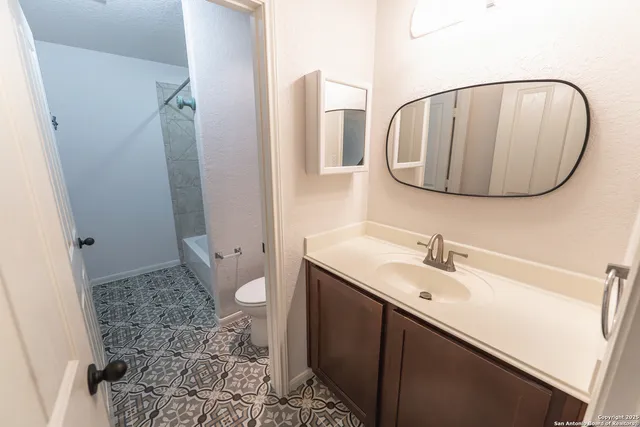 $2,500 | 2203 Muuga Manor, San Antonio, TX 78251