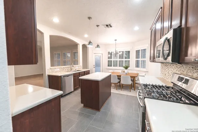 $2,500 | 2203 Muuga Manor, San Antonio, TX 78251