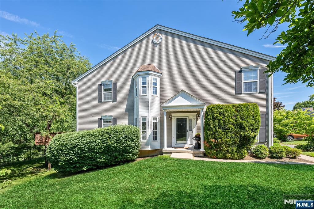 416 Green Mountain Road Mahwah, NJ 07430 - Photo 2 of 30