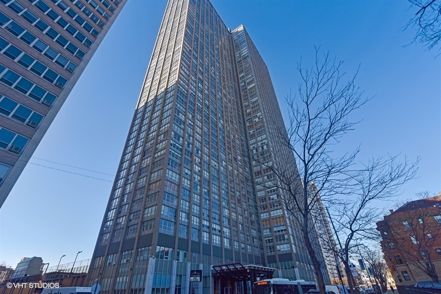 655 West Irving Park Road, Unit 4202 Chicago, IL 60613 - Photo 1 of 13