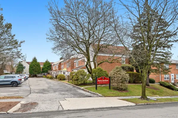 $2,350 | 61 Davis Avenue, Unit E, White Plains, NY 10605