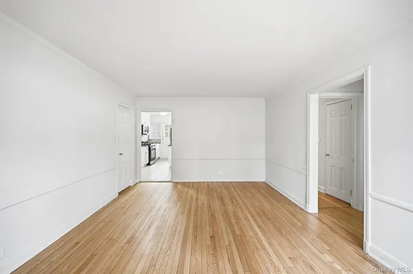 $2,350 | 61 Davis Avenue, Unit E, White Plains, NY 10605