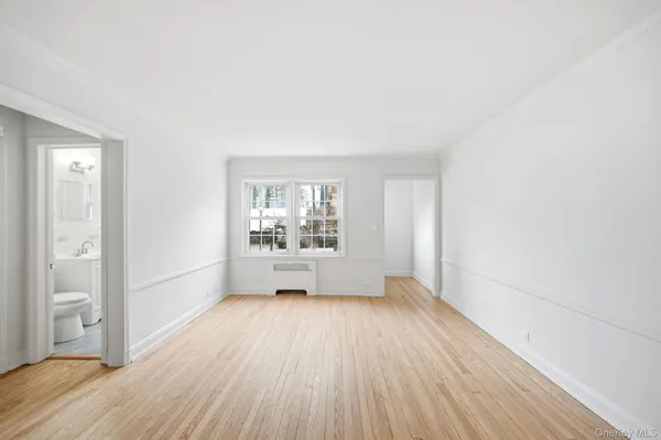 $2,350 | 61 Davis Avenue, Unit E, White Plains, NY 10605
