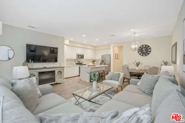$725,000 | 2464 Blossom Ridge Court, Unit 2, Simi Valley, CA 93063